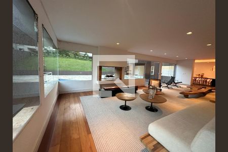 Sala de casa de condomínio à venda com 5 quartos, 654m² em Residencial Tamboré I, Barueri