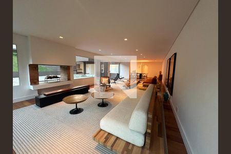 Sala de casa de condomínio à venda com 5 quartos, 654m² em Residencial Tamboré I, Barueri