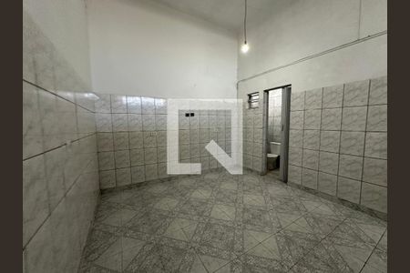 Quarto de casa para alugar com 1 quarto, 50m² em Jardim Julio, Barueri