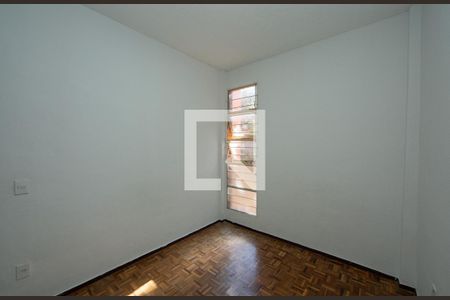 Quarto de apartamento para alugar com 3 quartos, 74m² em Estrela Dalva, Belo Horizonte