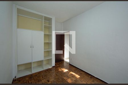 Quarto de apartamento para alugar com 3 quartos, 74m² em Estrela Dalva, Belo Horizonte