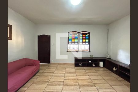 Casa para alugar com 3 quartos, 492m² em Chácara Novo Horizonte, Contagem