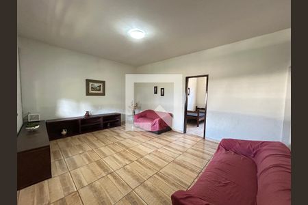 Casa para alugar com 3 quartos, 492m² em Chácara Novo Horizonte, Contagem