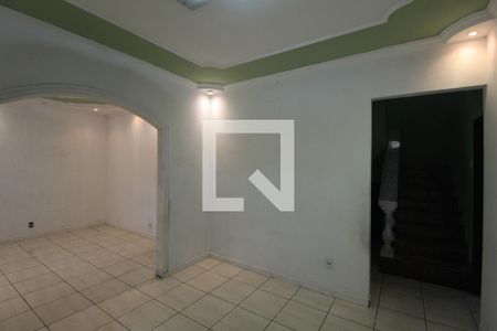 Sala de casa para alugar com 4 quartos, 174m² em Maria Helena, Belo Horizonte