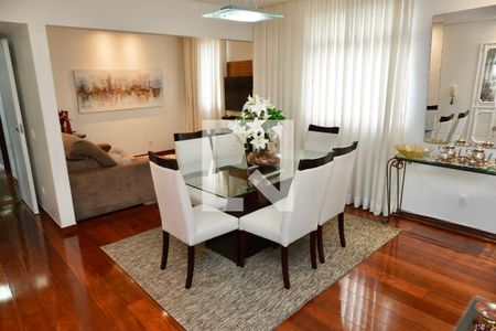 Sala  de apartamento para alugar com 4 quartos, 125m² em Sion, Belo Horizonte