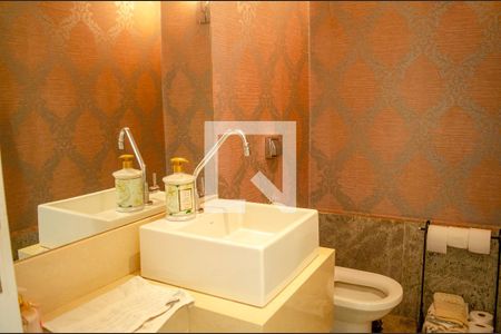 Lavabo de casa de condomínio à venda com 6 quartos, 498m² em Portal do Sol 2, Goiânia