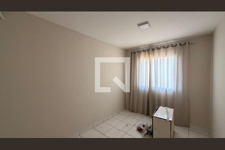Quarto 2 de apartamento para alugar com 3 quartos, 74m² em Setor Faicalville, Goiânia