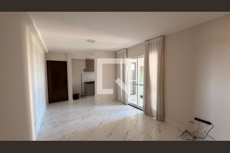 Sala de apartamento para alugar com 3 quartos, 74m² em Setor Faicalville, Goiânia