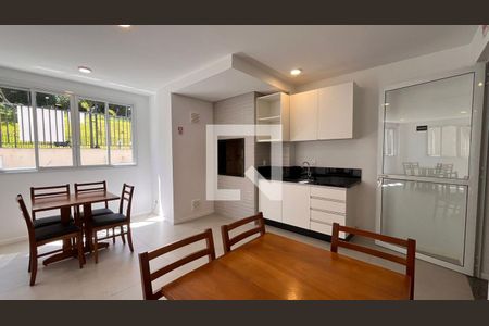 Cozinha de apartamento para alugar com 2 quartos, 56m² em Vargem do Bom Jesus, Florianópolis