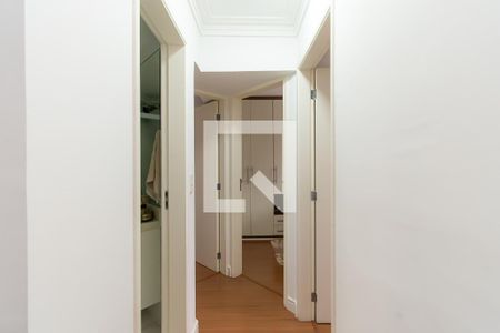 Corredor de apartamento à venda com 3 quartos, 54m² em Vila Ema, São Paulo