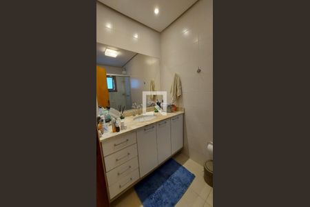 Banheiro de casa de condomínio para alugar com 2 quartos, 98m² em Lomba do Pinheiro, Porto Alegre