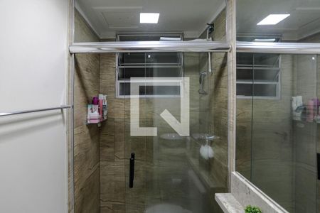 Banheiro de apartamento para alugar com 2 quartos, 48m² em Vila Mogilar, Mogi das Cruzes
