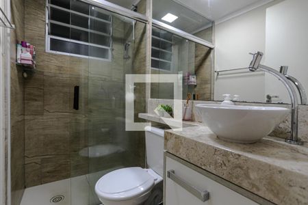 Banheiro de apartamento para alugar com 2 quartos, 48m² em Vila Mogilar, Mogi das Cruzes