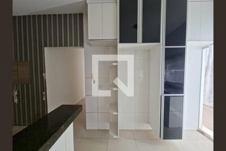 Cozinha de casa para alugar com 3 quartos, 150m² em Jardim Patricia, Uberlândia