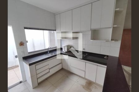 Cozinha de casa para alugar com 3 quartos, 150m² em Jardim Patricia, Uberlândia