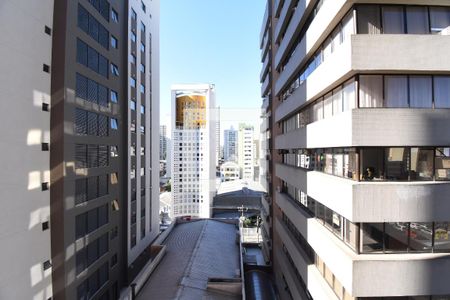 Sacada de kitnet/studio para alugar com 1 quarto, 26m² em Centro, Curitiba