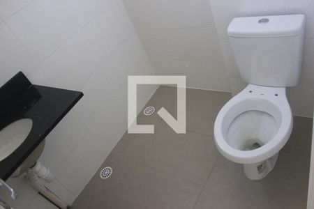 Banheiro social  de apartamento à venda com 2 quartos, 57m² em Vila Progresso, Guarulhos
