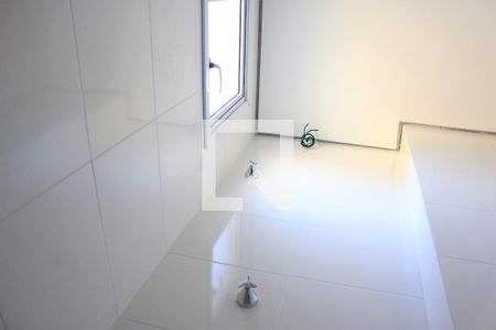 Banheiro social  de apartamento à venda com 2 quartos, 57m² em Vila Progresso, Guarulhos
