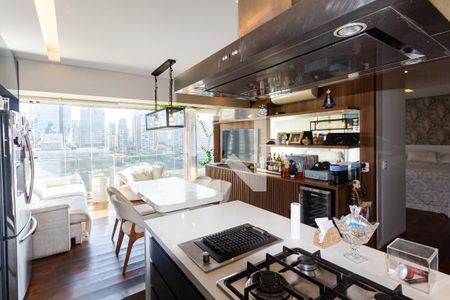 Sala/Cozinha de apartamento para alugar com 1 quarto, 92m² em Itaim Bibi, São Paulo