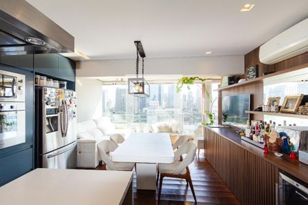Sala/Cozinha de apartamento para alugar com 1 quarto, 92m² em Itaim Bibi, São Paulo