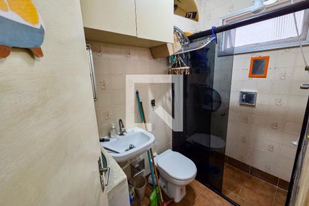 Banheiro de apartamento para alugar com 1 quarto, 47m² em Nova Mirim, Praia Grande