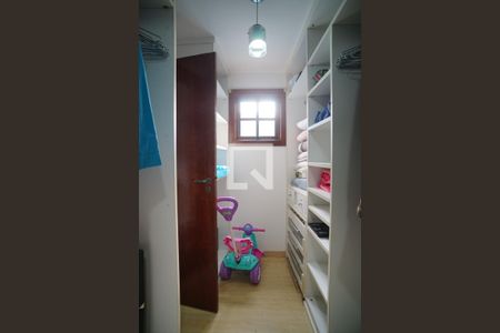 Closet do quarto 1 de casa de condomínio para alugar com 3 quartos, 224m² em Caxito Pequeno, Maricá