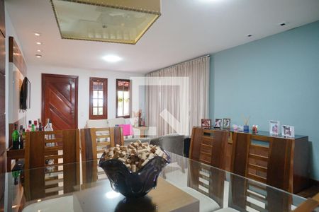 Casa de Condomínio para alugar com 3 quartos, 224m² em Caxito Pequeno, Maricá