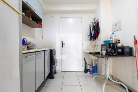 Sala, Cozinha e Área de Serviço de apartamento para alugar com 1 quarto, 27m² em Guaiauna, São Paulo