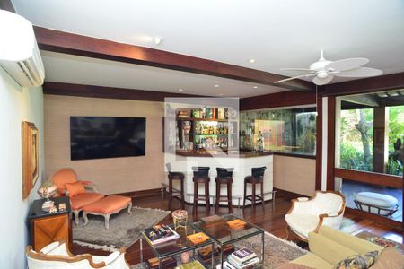 Sala de Estar de casa de condomínio à venda com 4 quartos, 750m² em Barra da Tijuca, Rio de Janeiro