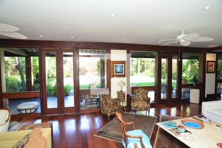 Sala de Estar de casa de condomínio à venda com 4 quartos, 750m² em Barra da Tijuca, Rio de Janeiro