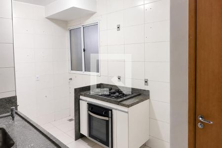 Cozinha de apartamento para alugar com 2 quartos, 72m² em Umuarama, Uberlândia
