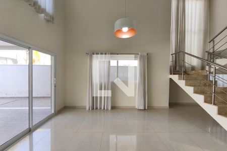 Sala de casa para alugar com 3 quartos, 268m² em Swiss Park, Campinas
