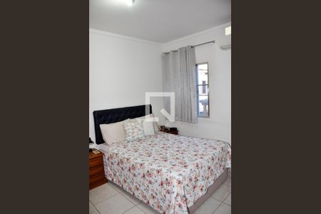 Detalhe - Quarto 01 com Suíte de casa à venda com 3 quartos, 418m² em Jardim Almanara, São Paulo
