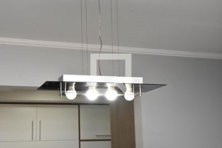Sala de Jantar - detalhes lustre de apartamento para alugar com 2 quartos, 65m² em Vila Nova Jundiainopolis, Jundiaí