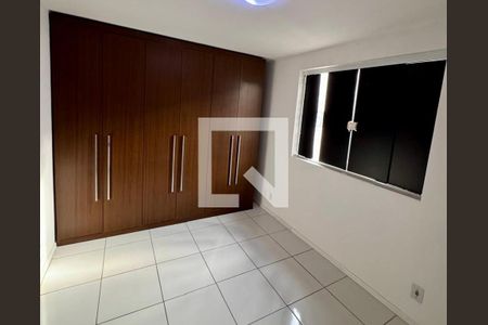Quarto 1 de casa de condomínio para alugar com 2 quartos, 70m² em Vista Alegre, São Gonçalo