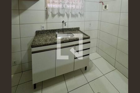 Cozinha de casa de condomínio para alugar com 2 quartos, 70m² em Vista Alegre, São Gonçalo
