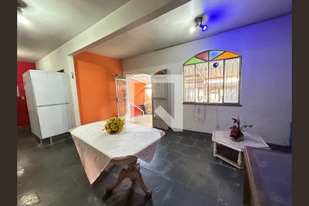 Sala de casa para alugar com 2 quartos, 100m² em Bento Ribeiro, Rio de Janeiro