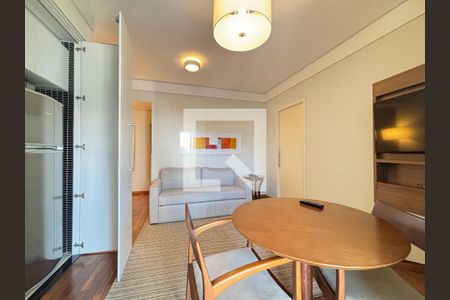 Sala/Cozinha de apartamento à venda com 1 quarto, 40m² em Vila Olímpia, São Paulo