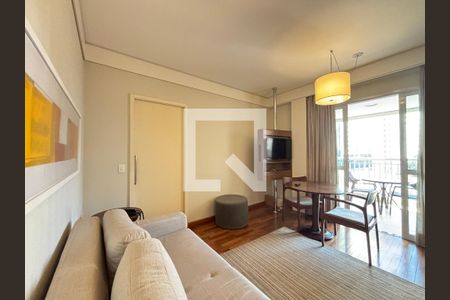 Sala/Cozinha de apartamento à venda com 1 quarto, 40m² em Vila Olímpia, São Paulo