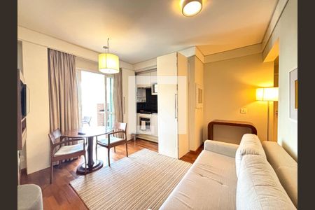 Sala/Cozinha de apartamento à venda com 1 quarto, 40m² em Vila Olímpia, São Paulo