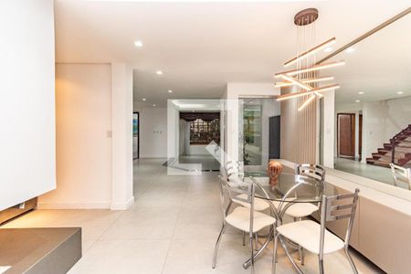Casa para alugar com 4 quartos, 311m² em Chácara das Pedras, Porto Alegre