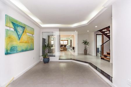 Casa para alugar com 4 quartos, 311m² em Chácara das Pedras, Porto Alegre