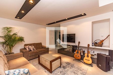 Casa para alugar com 4 quartos, 311m² em Chácara das Pedras, Porto Alegre