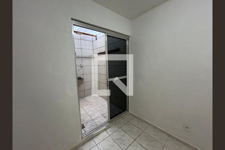 Quarto 2 de casa para alugar com 2 quartos, 50m² em Madureira, Rio de Janeiro