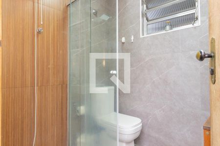 Banheiro de casa para alugar com 2 quartos, 120m² em Parque Pan Americano, São Paulo