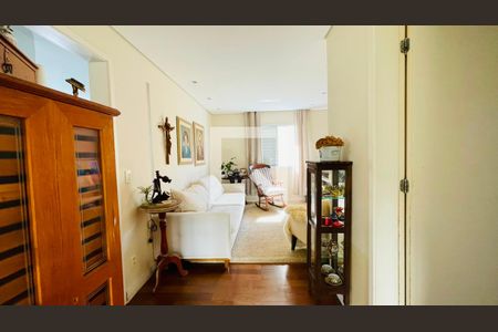 Sala de casa de condomínio para alugar com 4 quartos, 214m² em Jardim Barbacena, Cotia