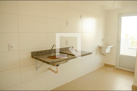 Cozinha de apartamento à venda com 2 quartos, 60m² em Setor Marechal Rondon, Goiânia