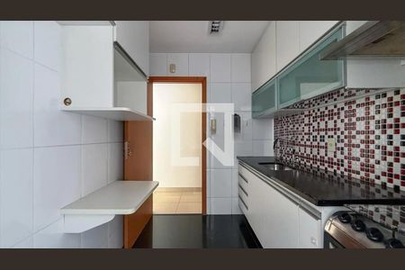 Cozinha de apartamento para alugar com 2 quartos, 60m² em Buritis, Belo Horizonte