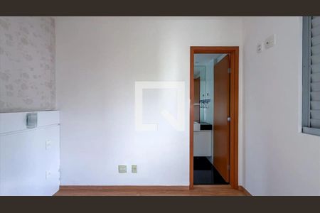 Quarto de apartamento para alugar com 2 quartos, 60m² em Buritis, Belo Horizonte