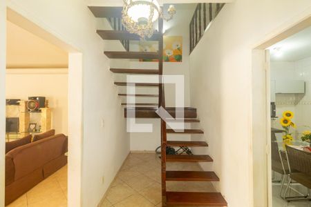 Escada de casa à venda com 2 quartos, 200m² em Campo Grande, Rio de Janeiro